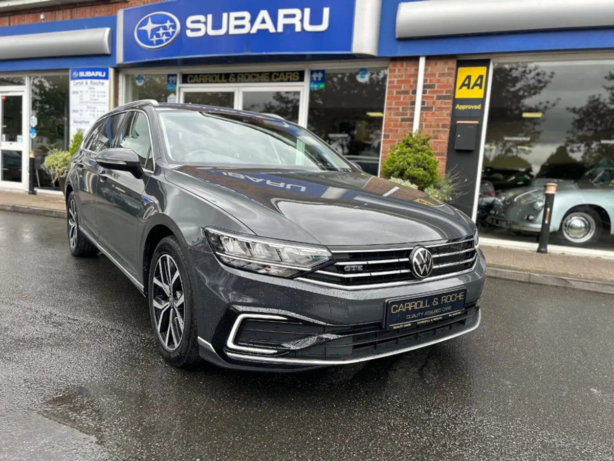 Volkswagen Passat GTE S-A DSG - PHEV Touring {Esta - Image 3
