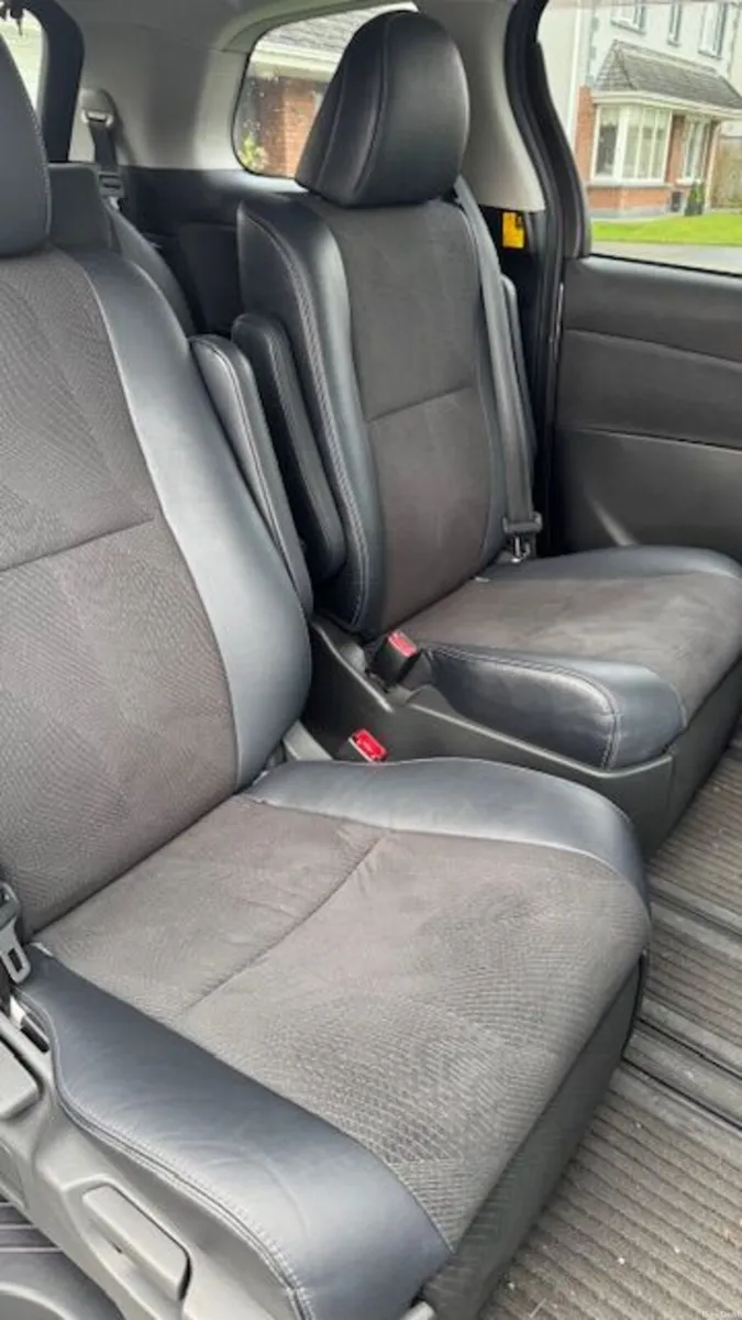 Toyota Estima 2014 - Image 4