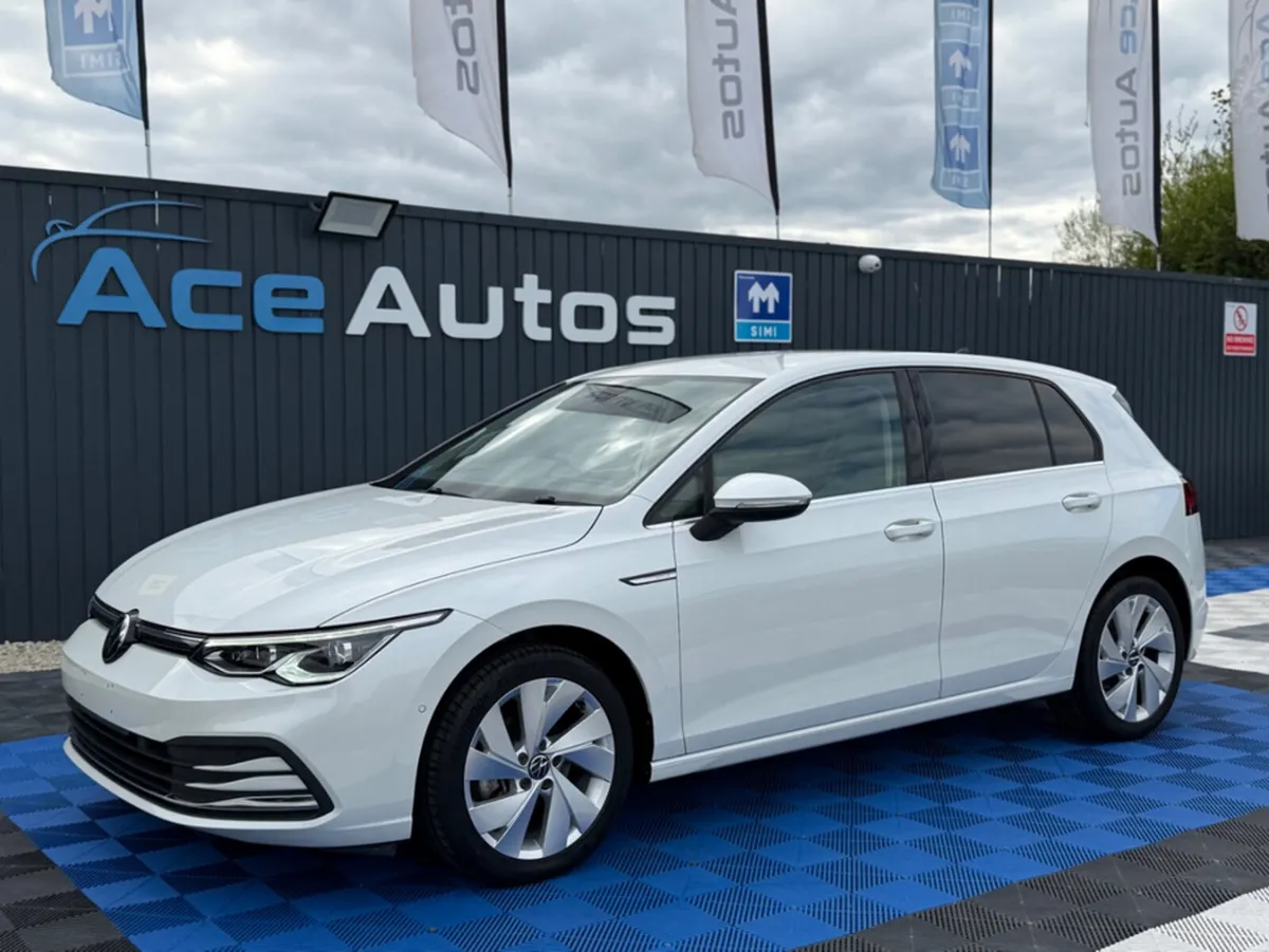 Volkswagen Golf E-TSI - SPORT - 1.5 PETROL HYBRID - Image 3