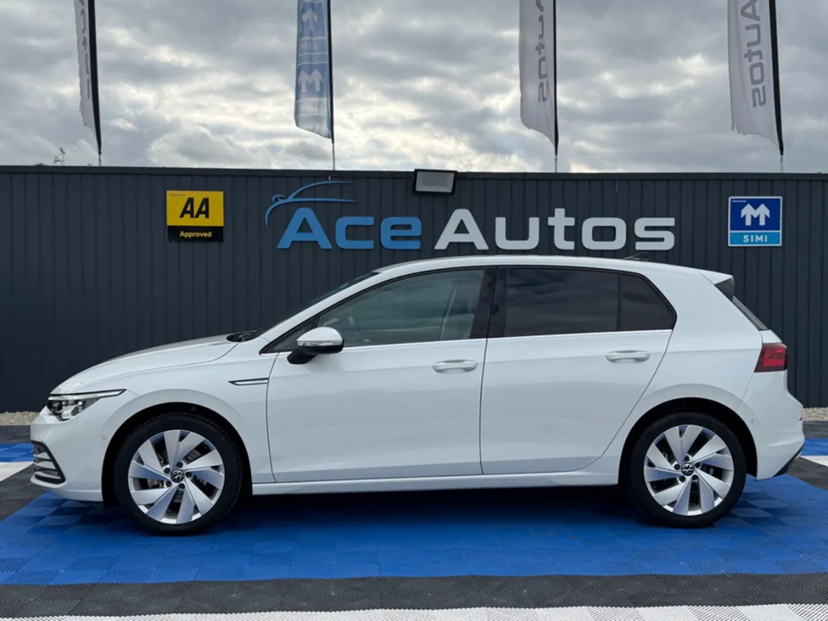 Volkswagen Golf E-TSI - SPORT - 1.5 PETROL HYBRID - Image 4