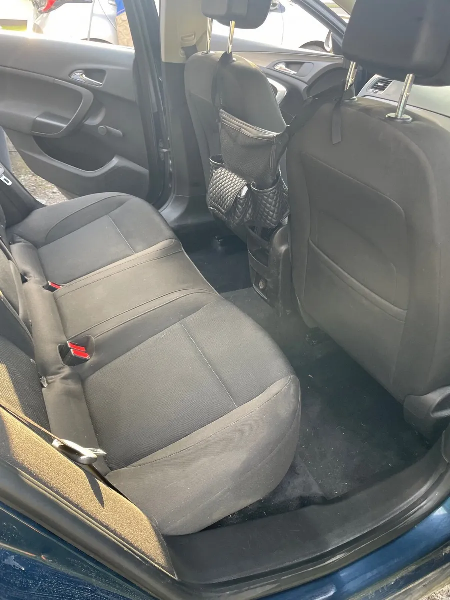 Vauxhall Insignia 2012 - Image 2