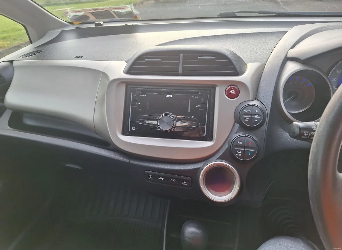 Honda Fit 2014, self-charging hybrid - Image 6