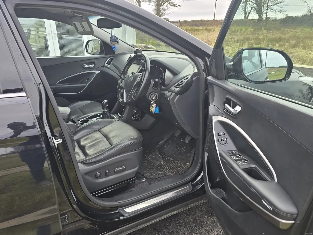 Hyundai Santa Fe 2017 - Image 1