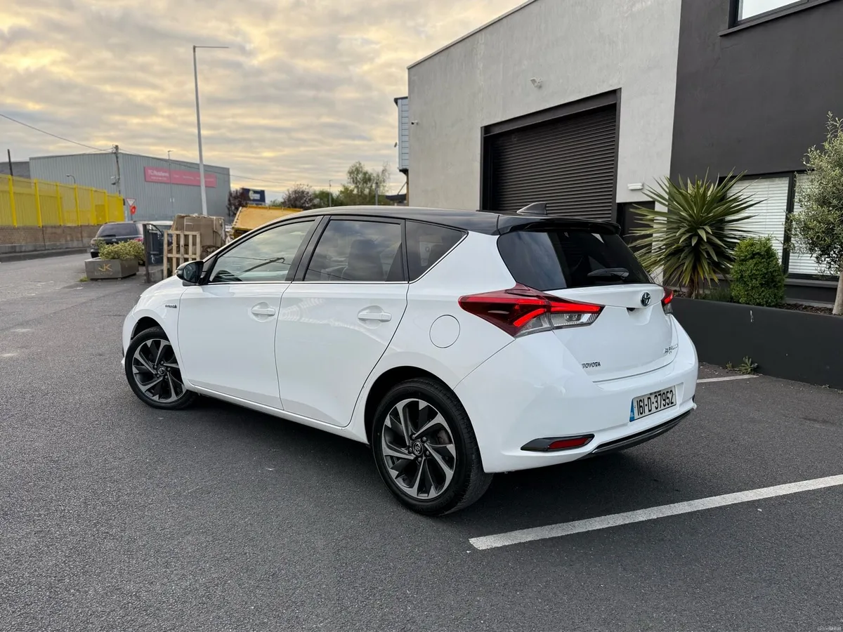 2016 Toyota Auris 1.8 Hybrid Automatic Irish Car - Image 3