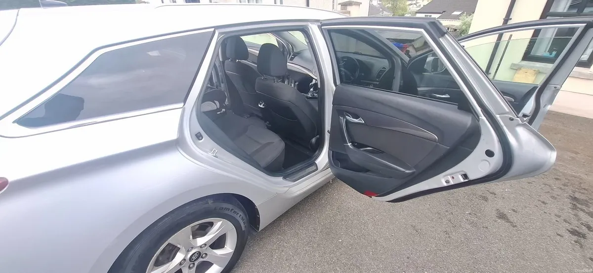 Hyundai i40 2012 - Image 2