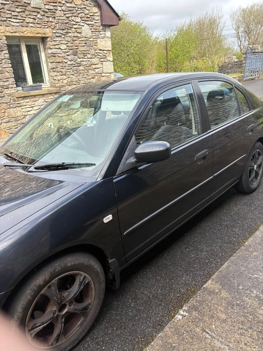 Honda Civic 2005 - Image 2