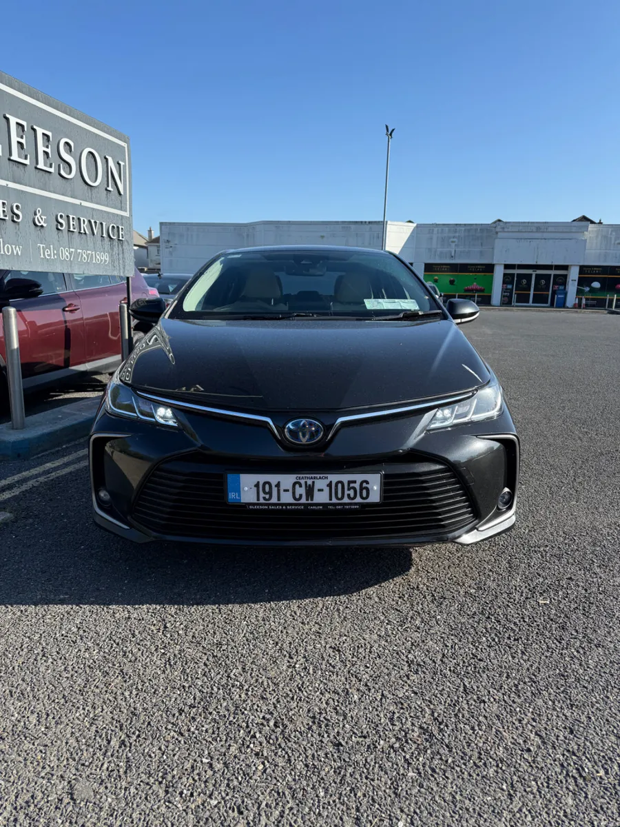191 Toyota Corolla Luna Sport Hybrid Automatic - Image 3