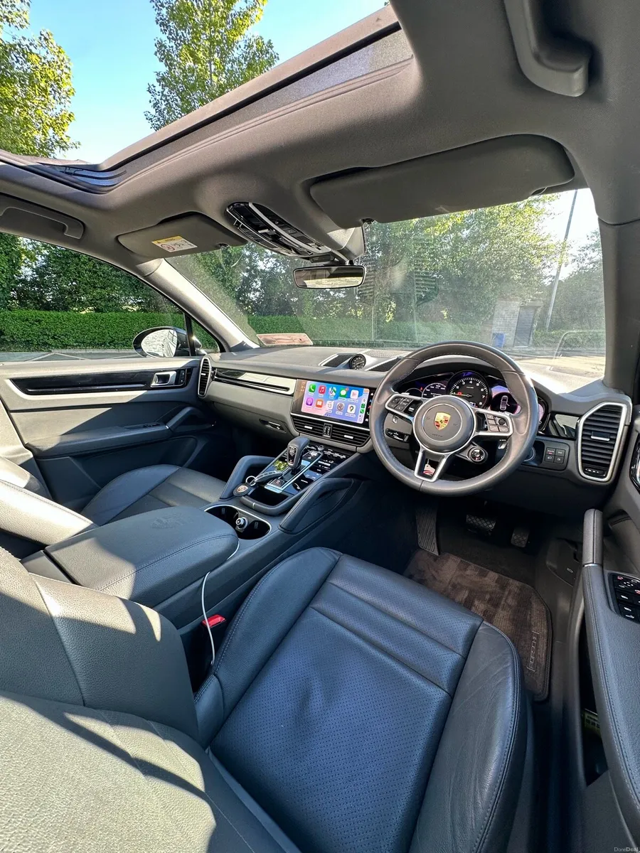 Porsche Cayenne 2022 E-Hybrid - Image 6