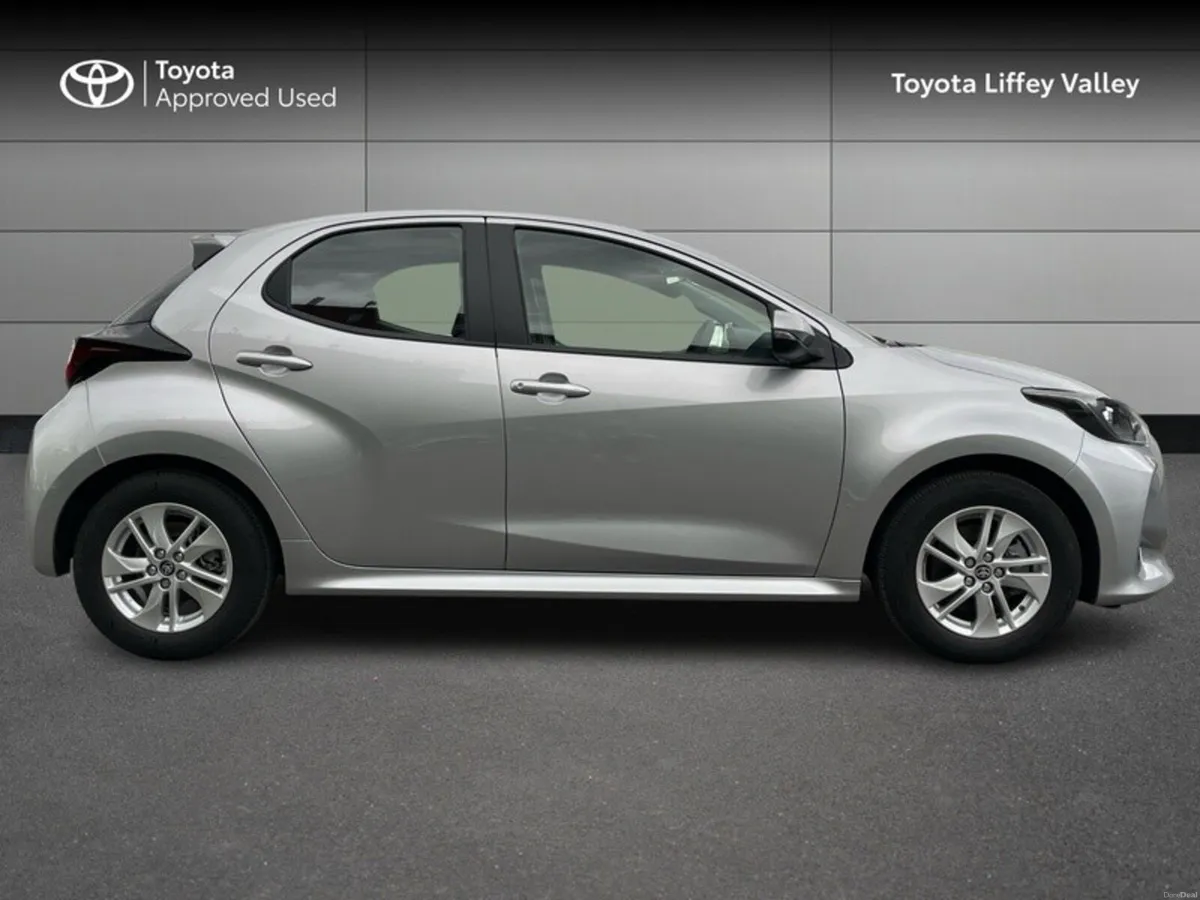 Toyota Yaris Yaris Hybrid Luna - Image 3