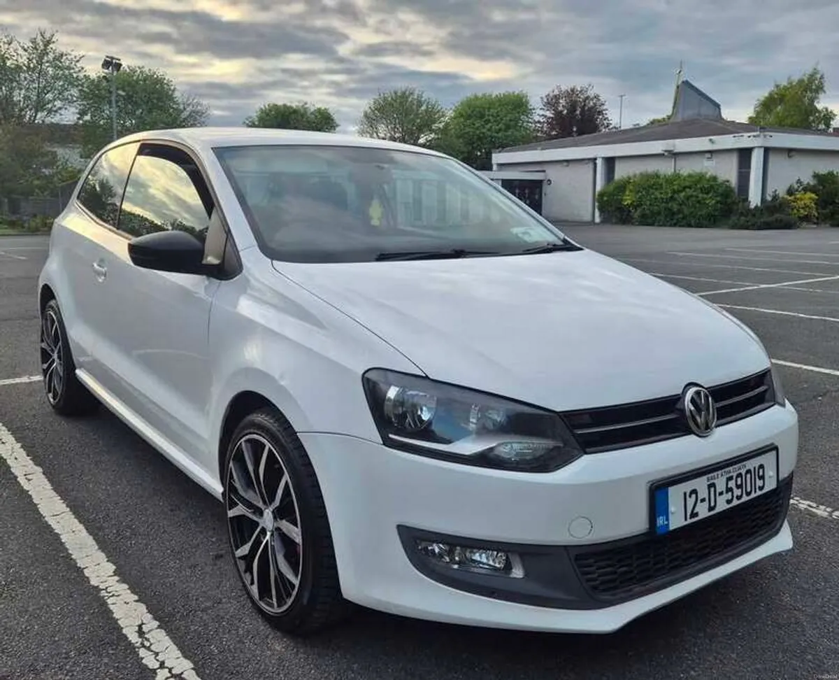 2012 Volkswagen Polo - Image 2