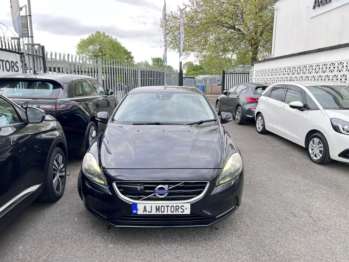 13 VOLVO V40 AUTOMATIC - Image 3