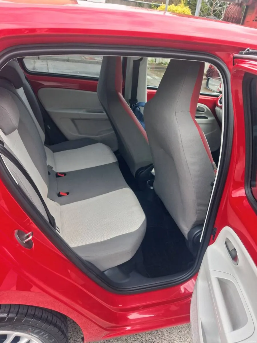 Volkswagen up automatic 2016 - Image 3