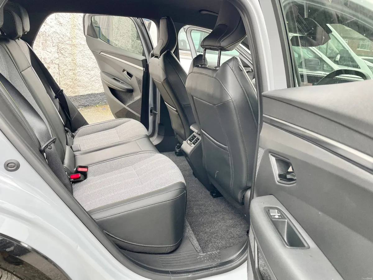 Renault Megane E-Tech 60 Electric Techno+,2024 - Image 4