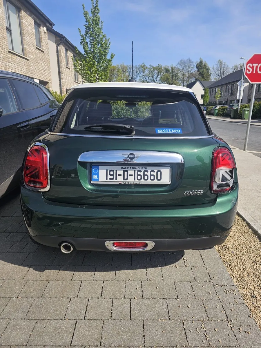Mini Cooper 2019 - Image 2
