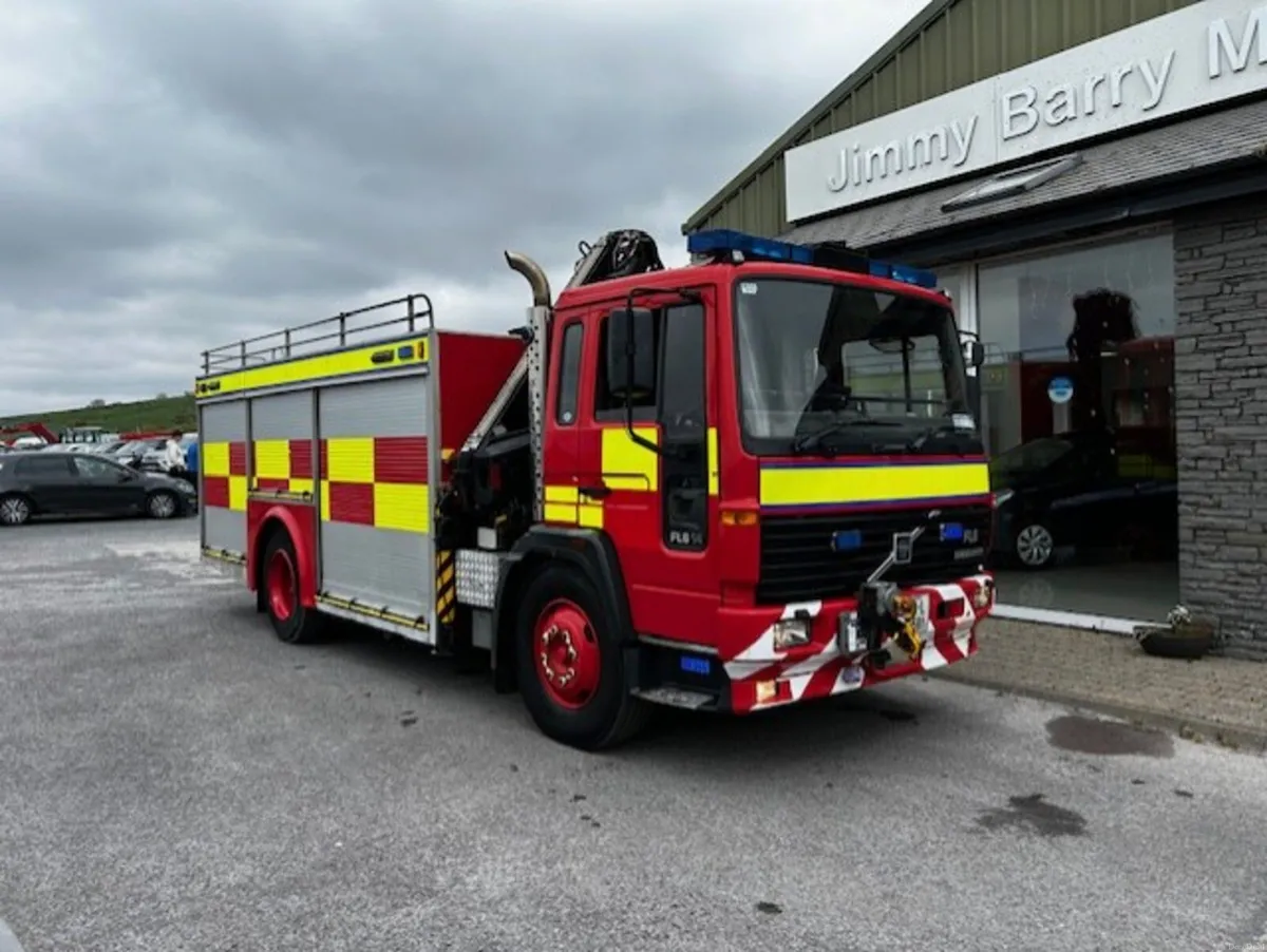 Volvo FL6 Fire truck- Hiab 105 & 3 Winches - Image 2