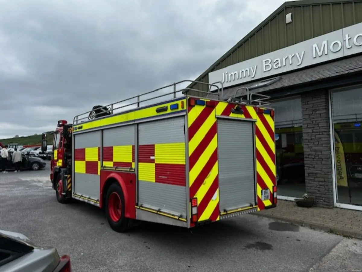 Volvo FL6 Fire truck- Hiab 105 & 3 Winches - Image 4