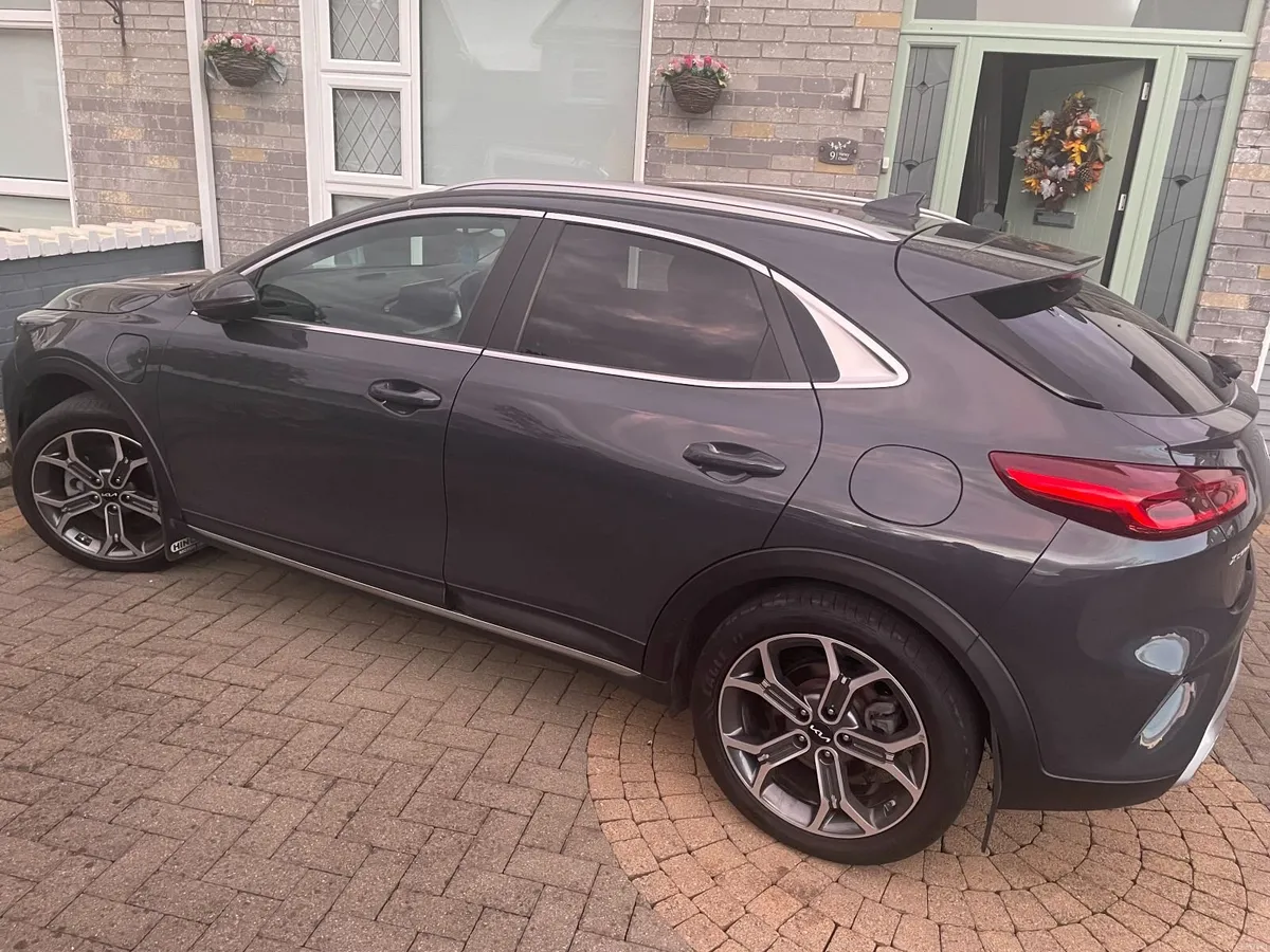 Low‑Mileage 2022 Kia XCeed PHEV Auto – As New - Image 1