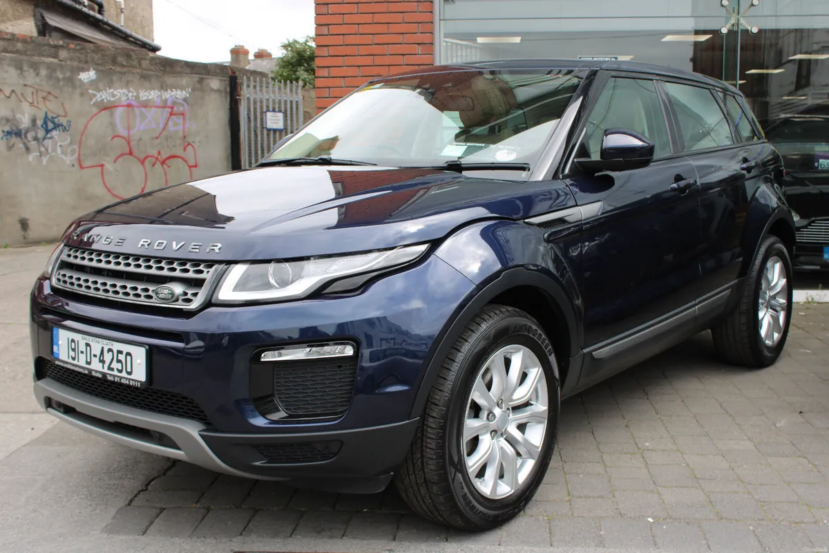 1 OWN - LOW KMS - EVOQUE 4X4 - AUTO - SE - PANROOF - Image 3