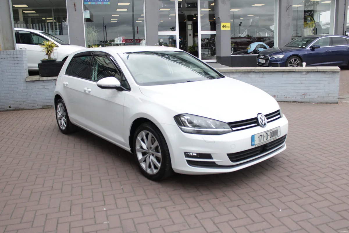 2017 VOLKSWAGEN GOLF TSI BLUEMOTION 5DR HATCHBACK - Image 1
