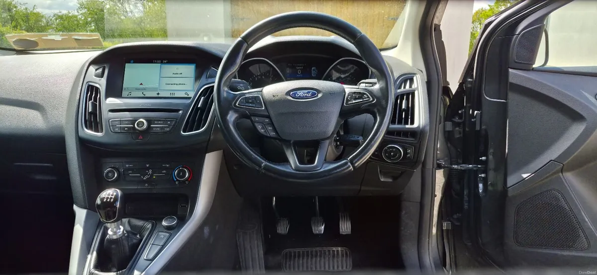 Ford Focus 2017 - Image 2