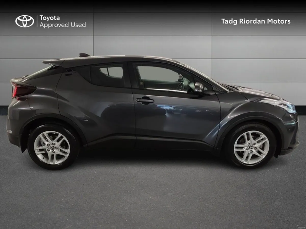 Toyota C-HR HYBRID LUNA - Image 3
