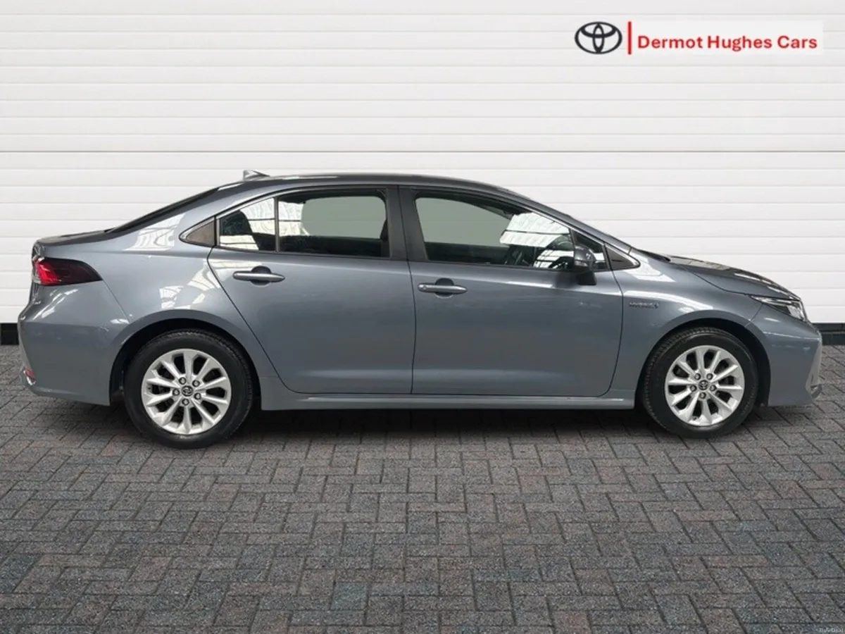 Toyota Corolla HYBRID LUNA SAL - Image 3