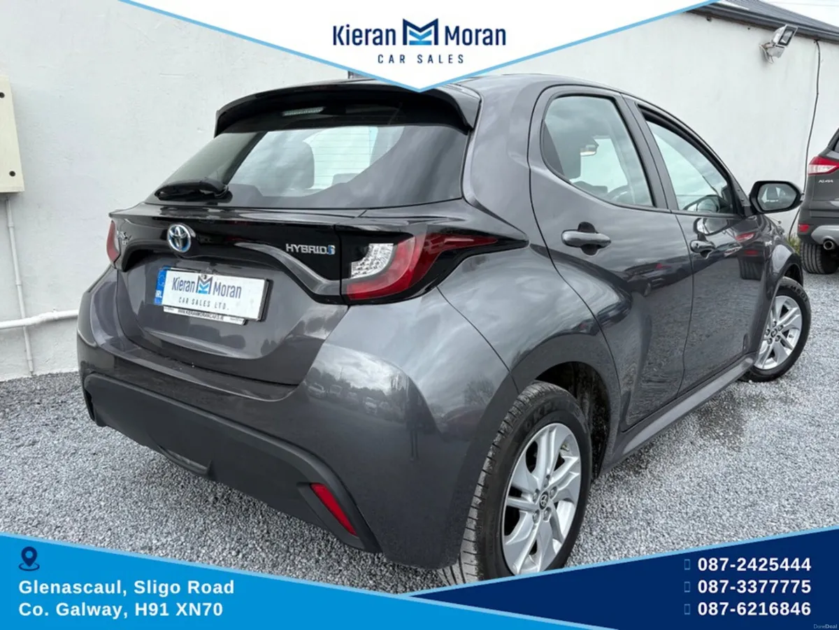 Toyota Yaris HYBRID LUNA AUTO 4DR - Image 2