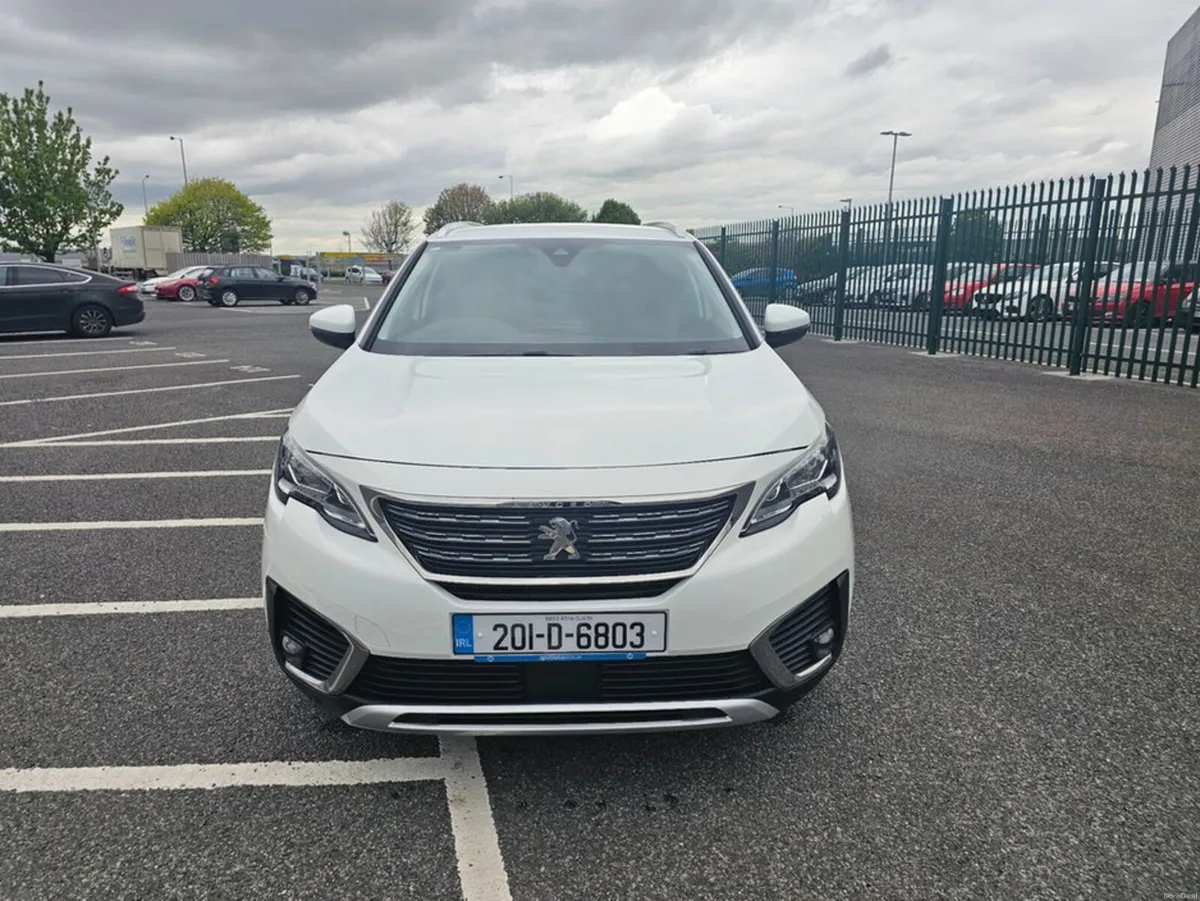 Peugeot 5008 1.2 PETROL, ALLURE MODEL, LOW MILEAGE - Image 3