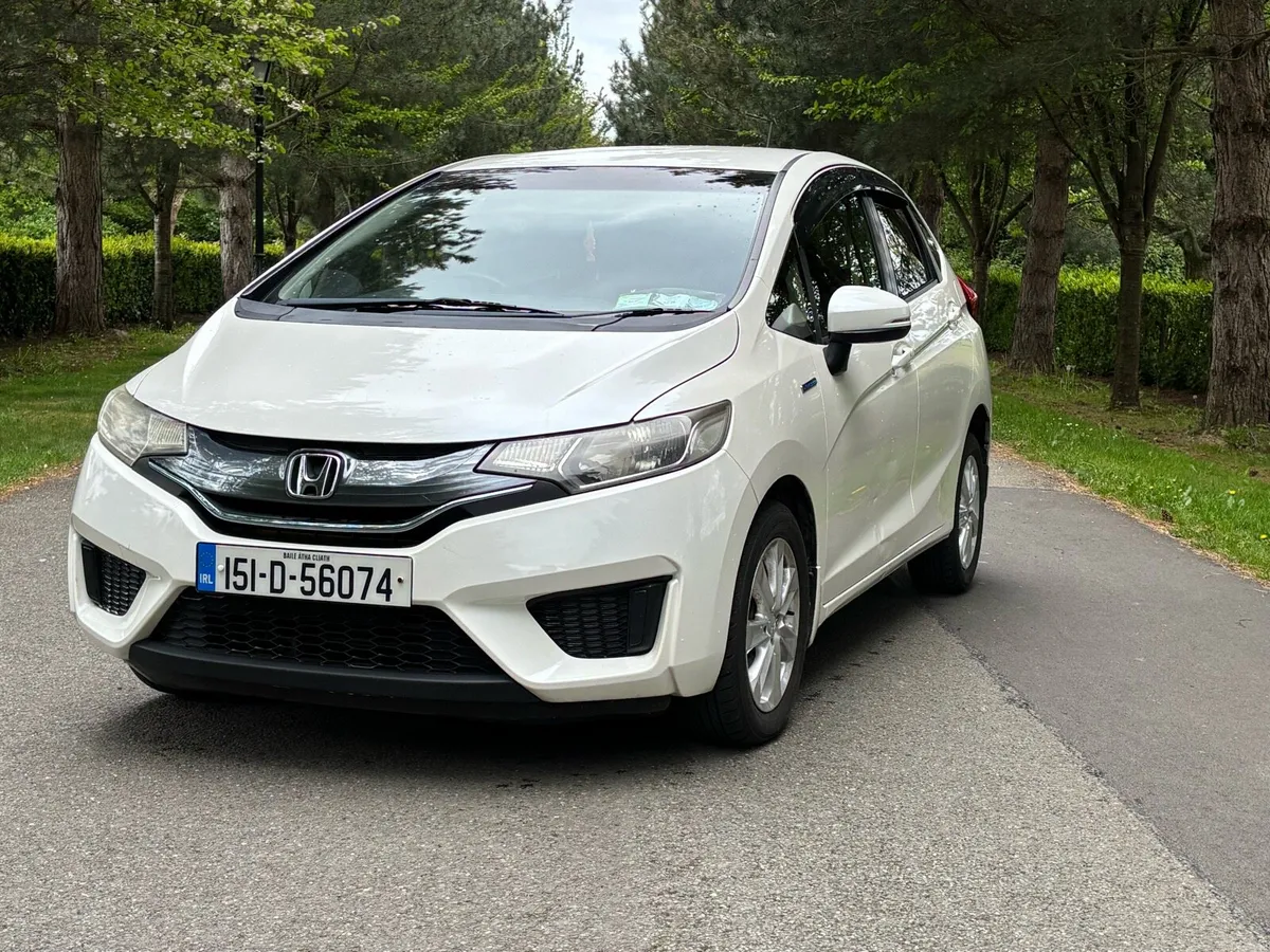 Honda fit 2015 automatic hybrid - Image 2
