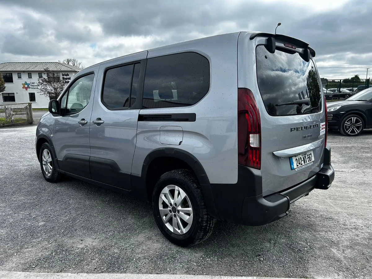 Taxi WAV 242 Peugeot Rifter Allure - Image 4