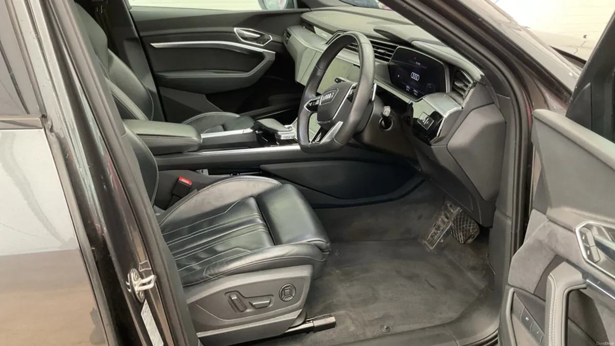 AUDI E-TRON BLACK EDITION 55 QUATTRO 95KwH BATTERY - Image 2