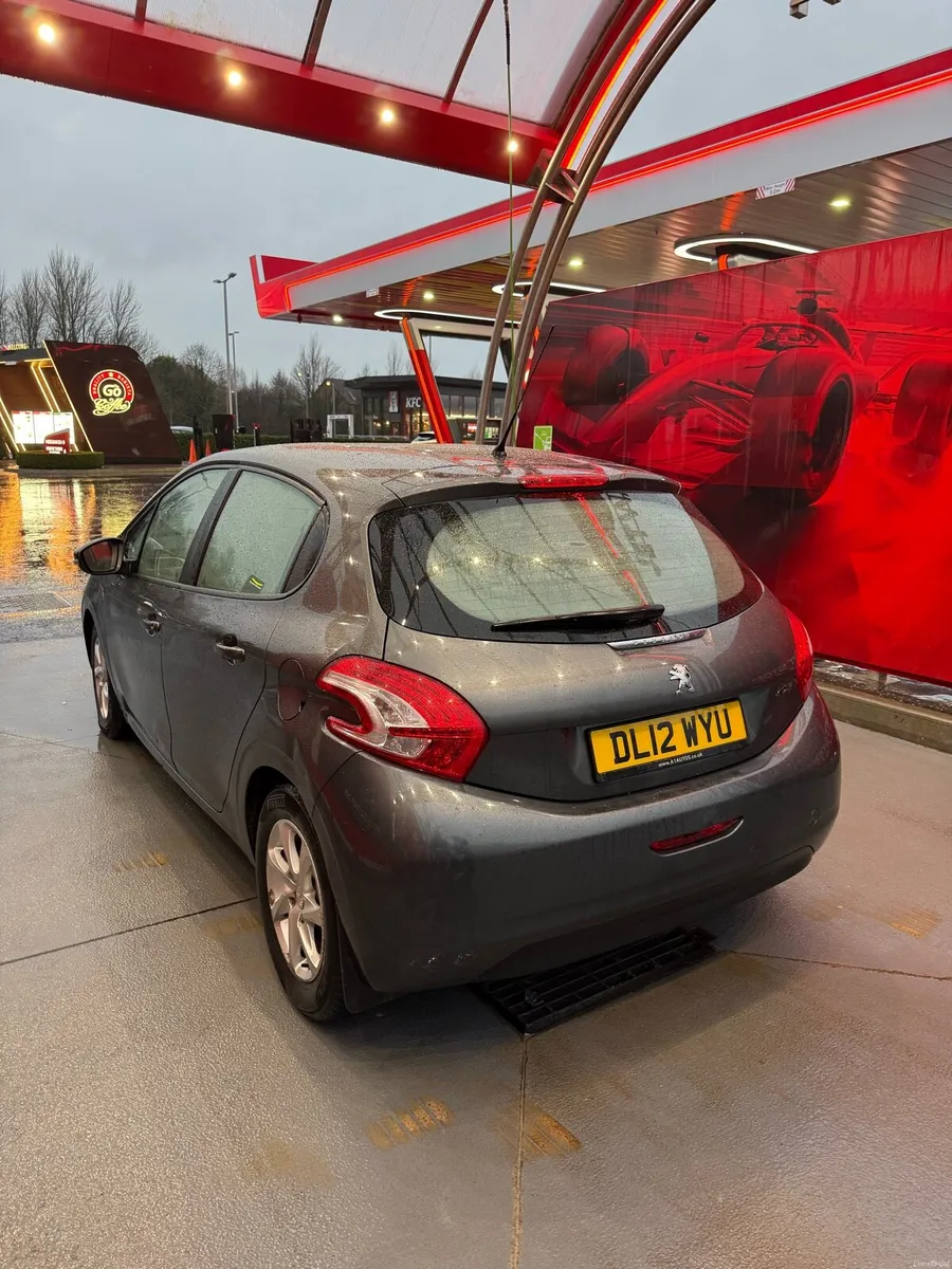 Peugeot car - Image 2