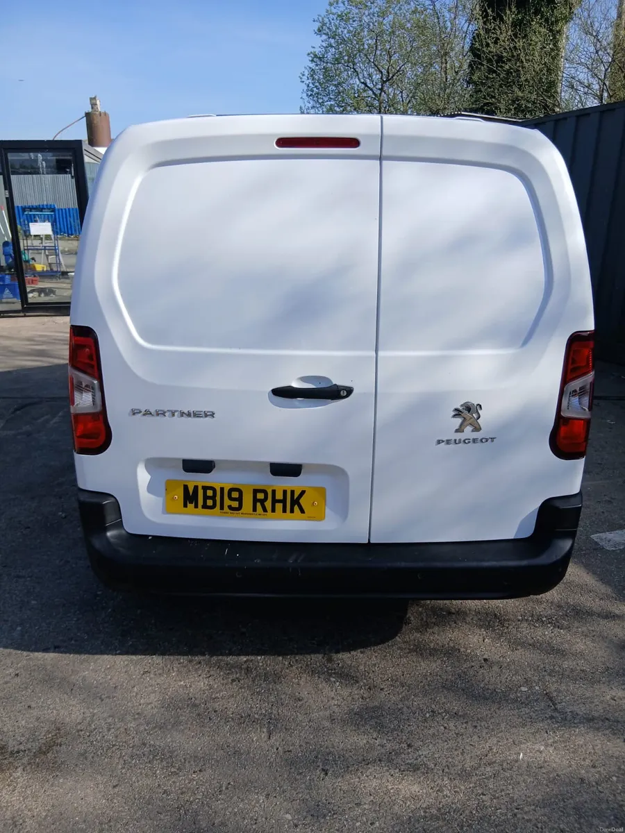 Peugeot Partner Professional Van L2 Bluehdi 2019 - Image 2