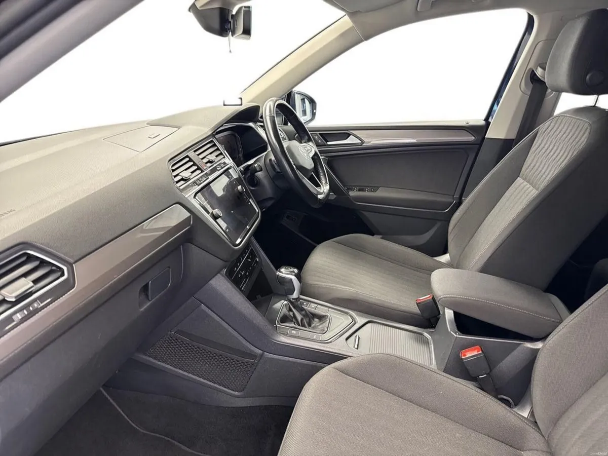 Volkswagen Tiguan Allspace 2.0TDI 150HP LIFE DSG * - Image 3