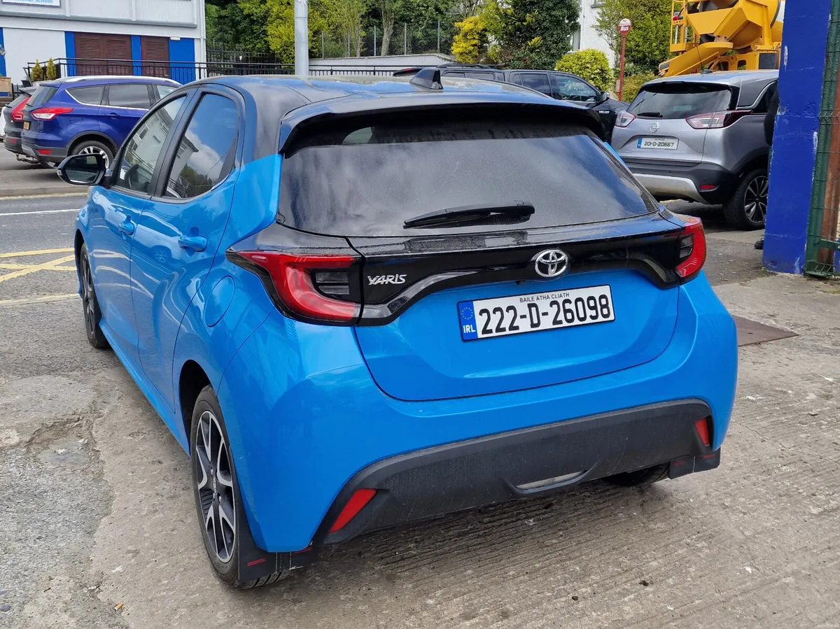 222 Toyota Yaris 1.5 Luna - Image 3