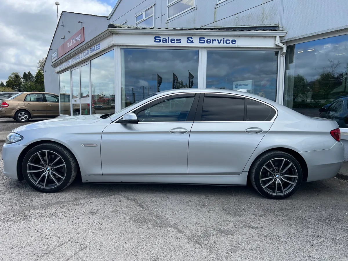 BMW 5-Series 2016 - Image 2