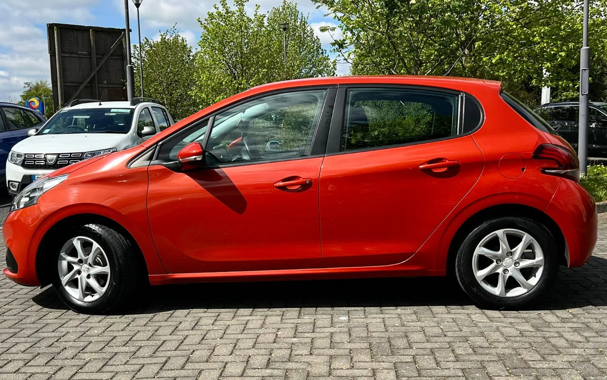 Peugeot 208 2016 1.2 Petrol new nct 3/28 tax 3/27 - Image 4