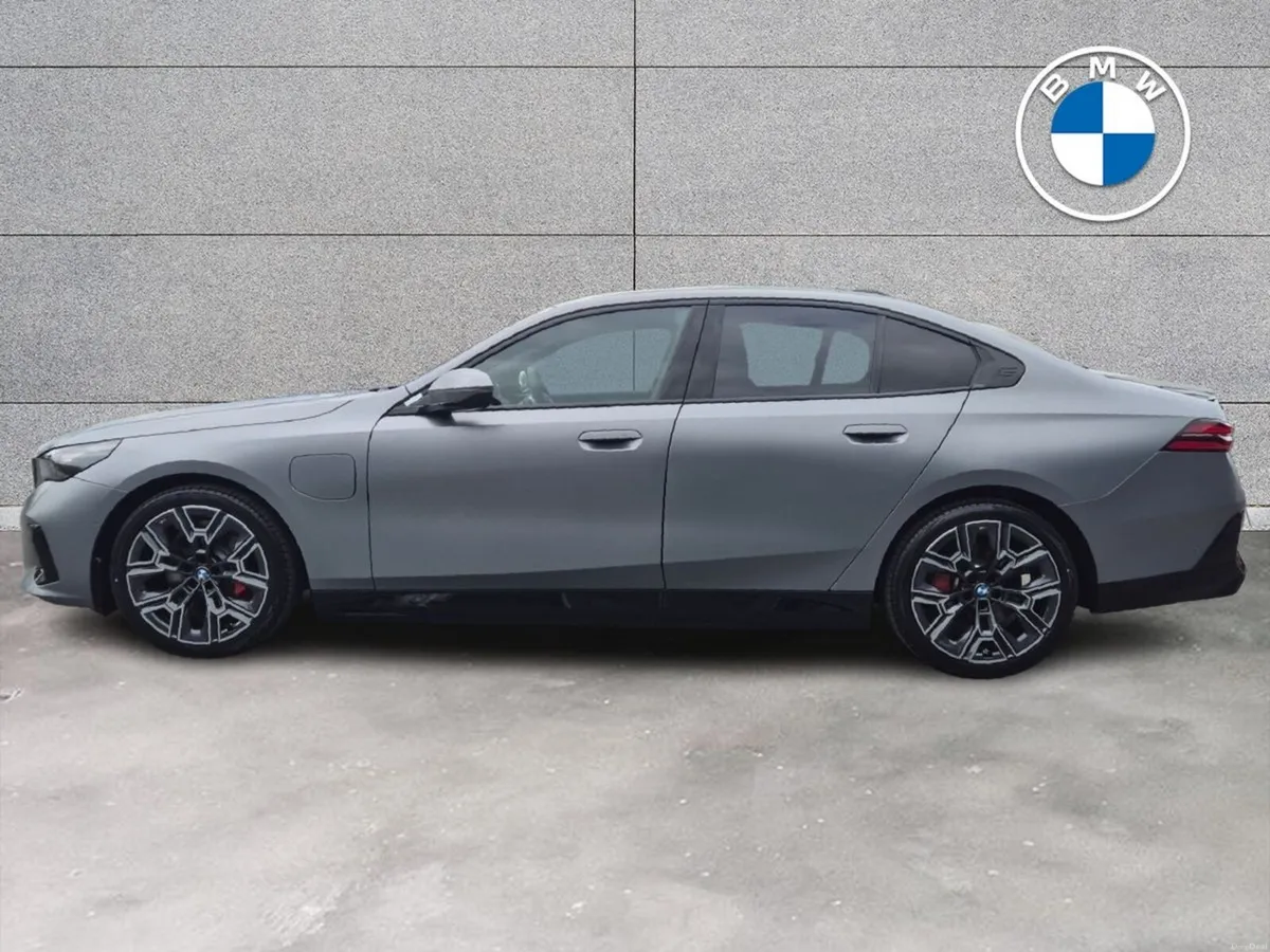 BMW 5-Series 530e MSport - Image 3