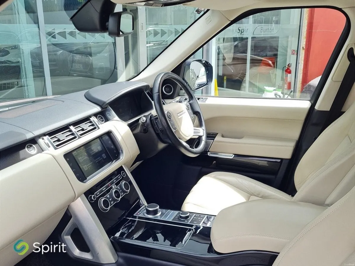 Land Rover Range Rover 3.0 TDV6 Vogue Sun Roof - Image 3