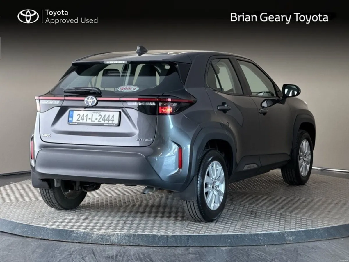 Toyota Yaris Cross HYBRID LUNA - Image 2
