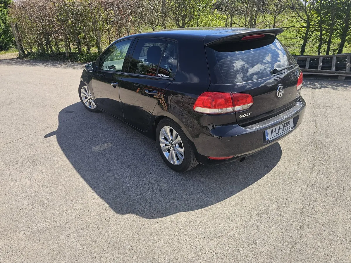 2011 Volkswagen Golf - Image 4