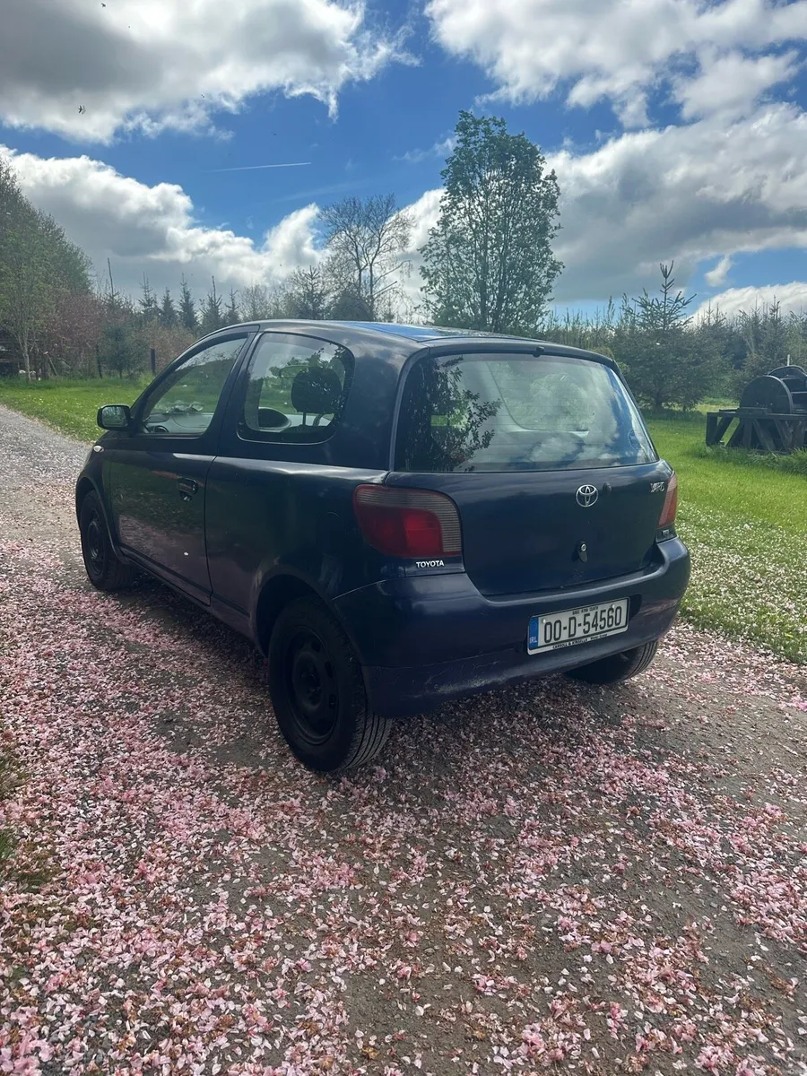 2000 Toyota Yaris - Image 4