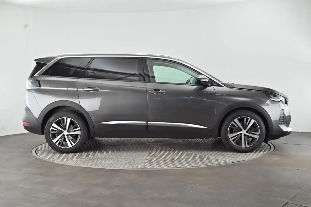 Peugeot 5008 1.5 BLUE HDI 6SPD ALLURE PACK 7SEATS - Image 3