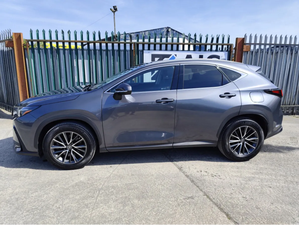 Lexus NX 450 h+ 2.5 PETROL HYBRID PHEV E-CVT - Image 3
