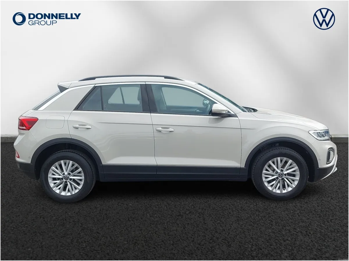 Volkswagen T-roc Hatchback Life - Image 4