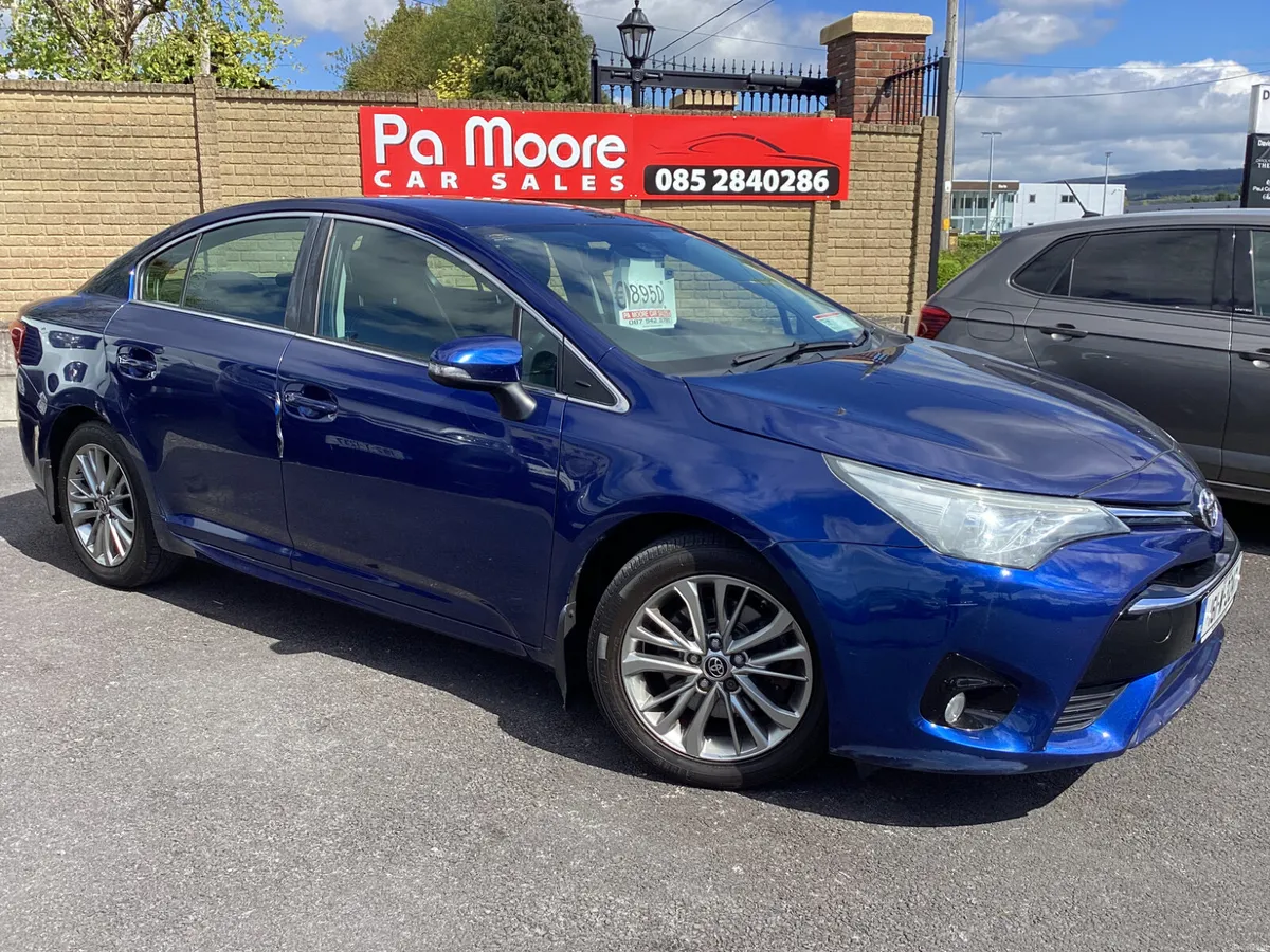 Toyota Avensis ** CAMERA * SAT NAV - Image 2