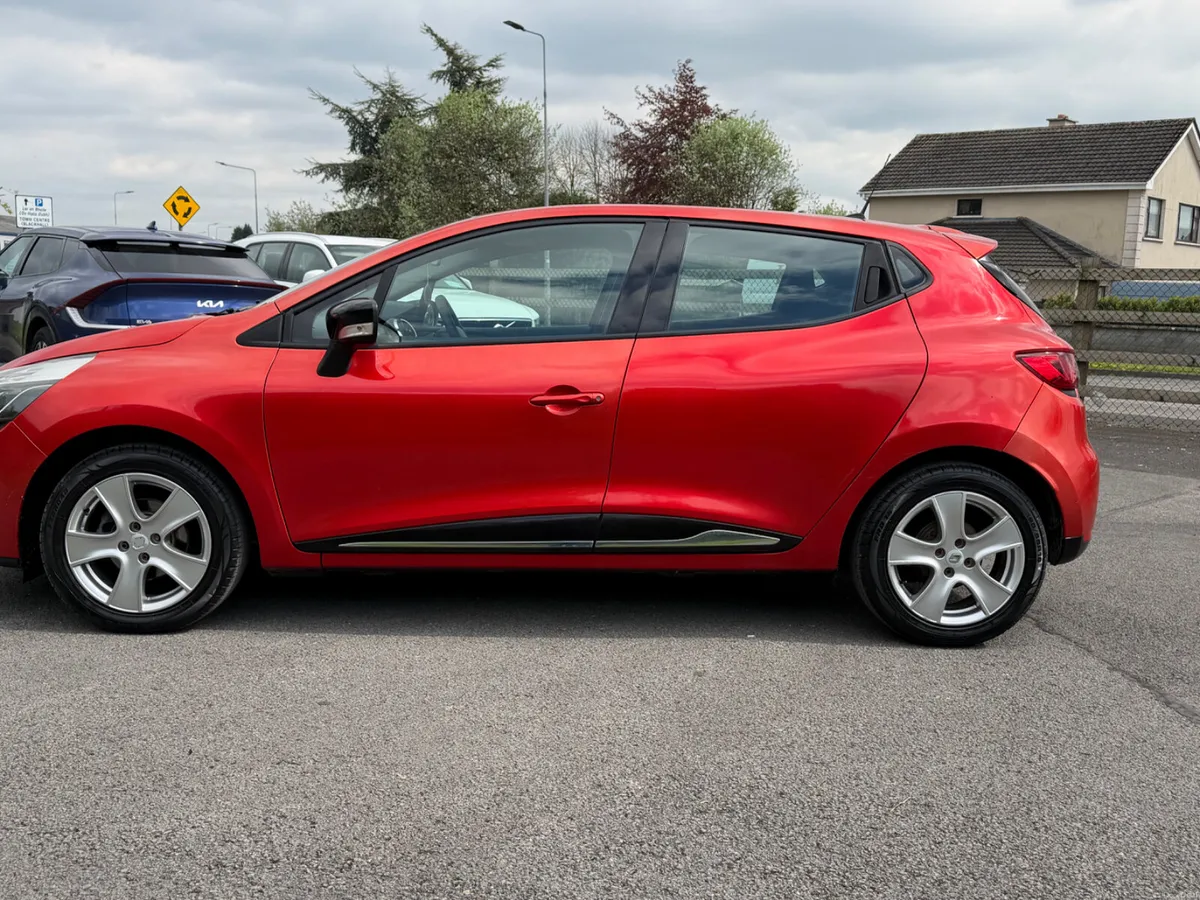 ABSOLUTELY IMMACULATE 2014 1.2 PETROL RENAULT - Image 4