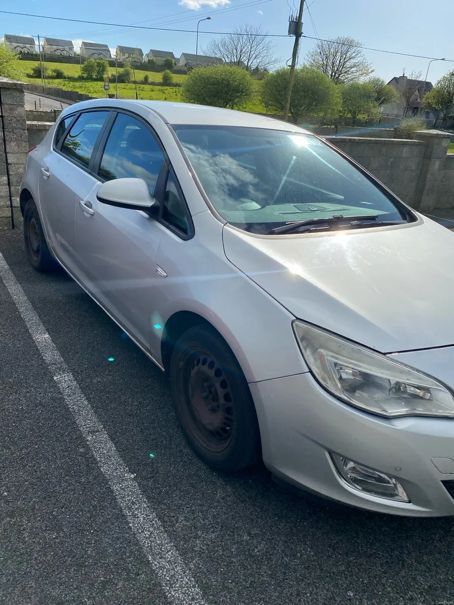 Opel Astra 1.2 diesel NCT 2/10/26 - Image 3