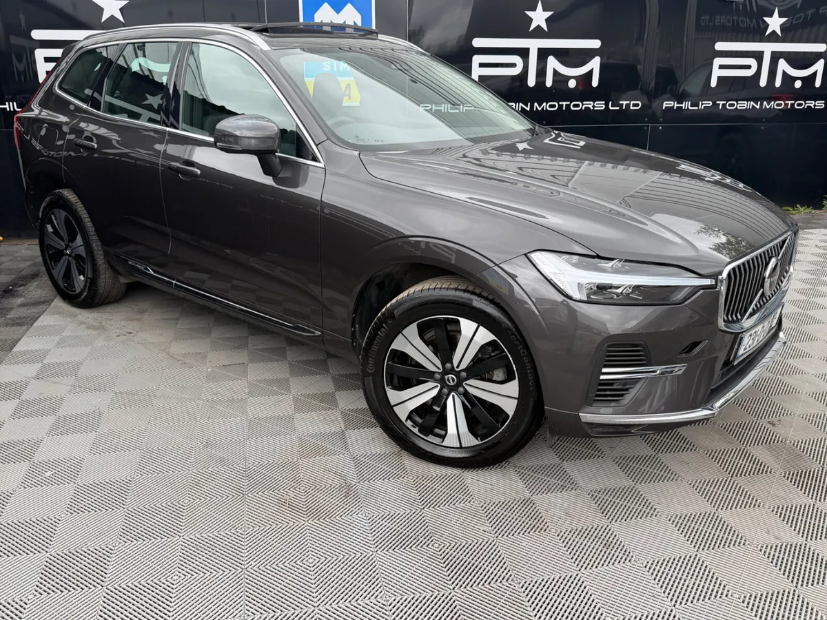 Volvo XC60 2.0 Recharge Core T6 350HP AWD Pan Roof - Image 4