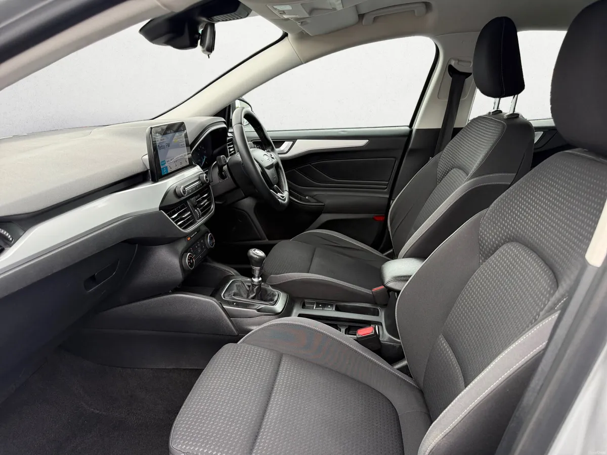2019 Ford Focus 1.5TDCI ZETEC 120BHP - Image 5